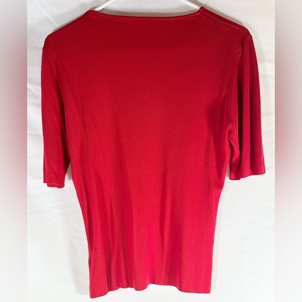 Red shirt - Picture 2 of 2